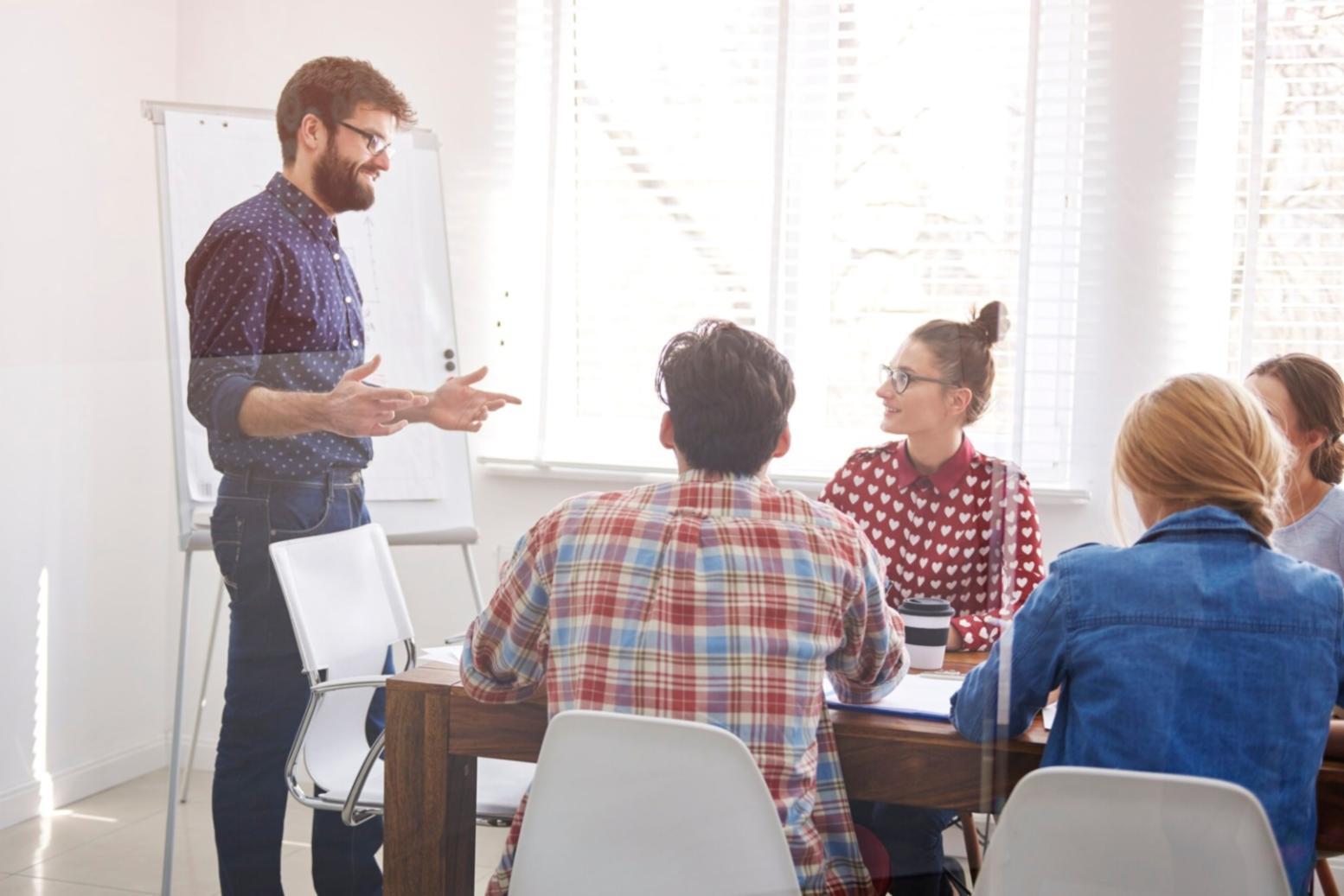 Студенты изучают основы финансового планирования